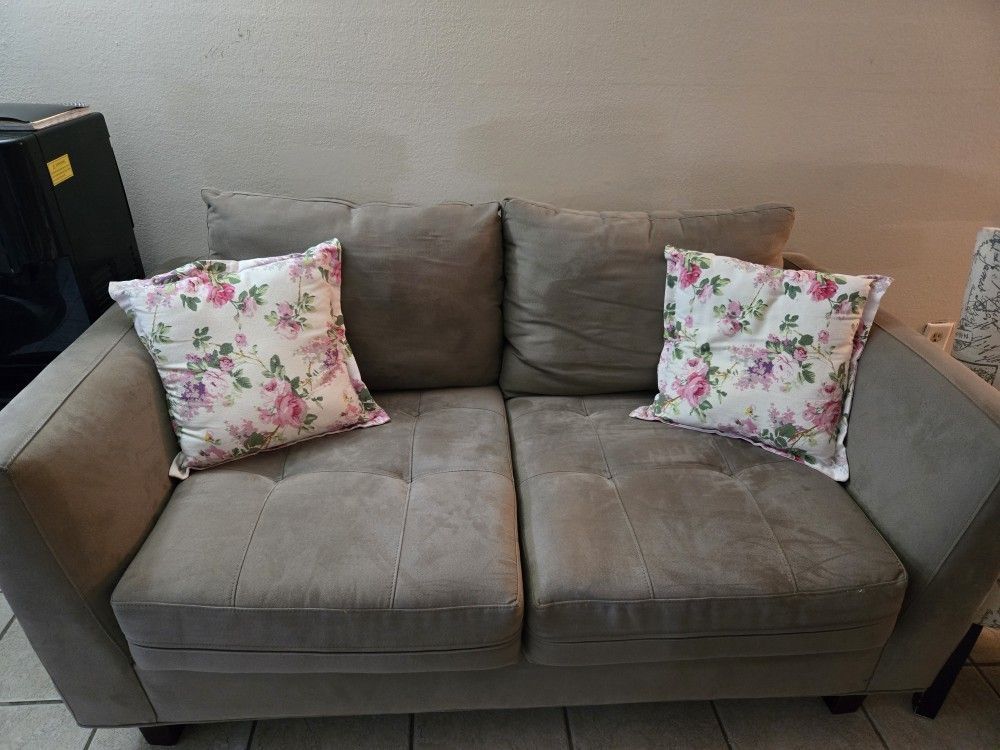 Love Seat Center Table Grey 