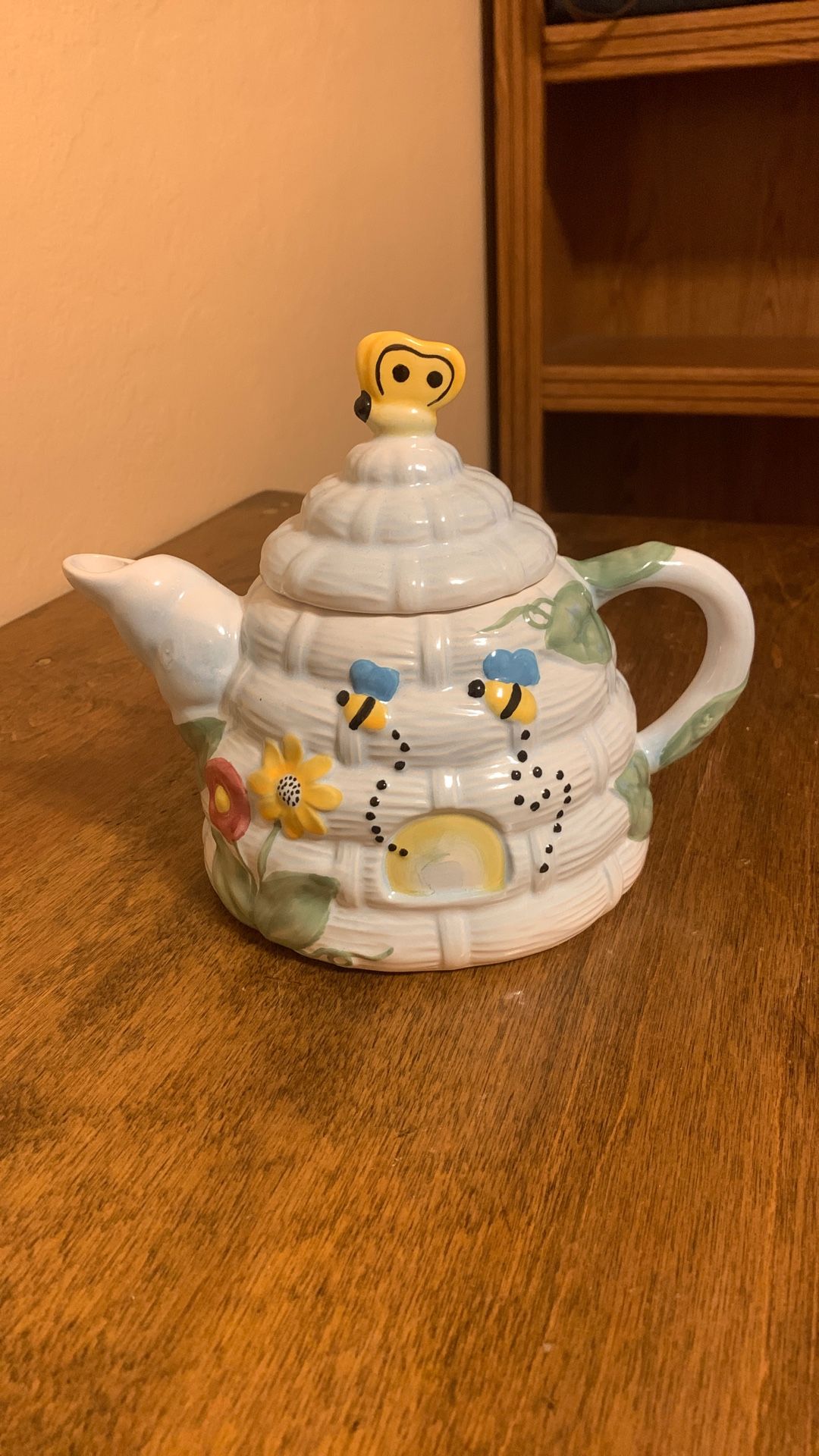 Vintage Honey Bee Ceramic Teapot. Mint
