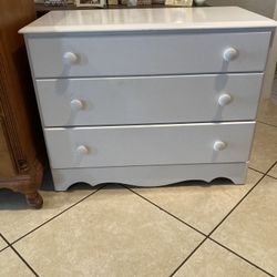 Dresser 3 Drawers