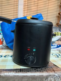 Black Electric Deep Fryer with Lid