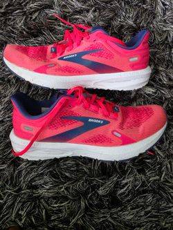 Brooks Tenis Shoes