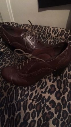 Brown ankle heel boots used once size like 8 Euc