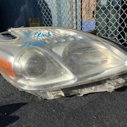 2010 - 2011 Toyota Prius Headlight Headlamp Passenger Side 