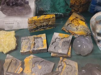 Bumble Bee Jasper Carvings
