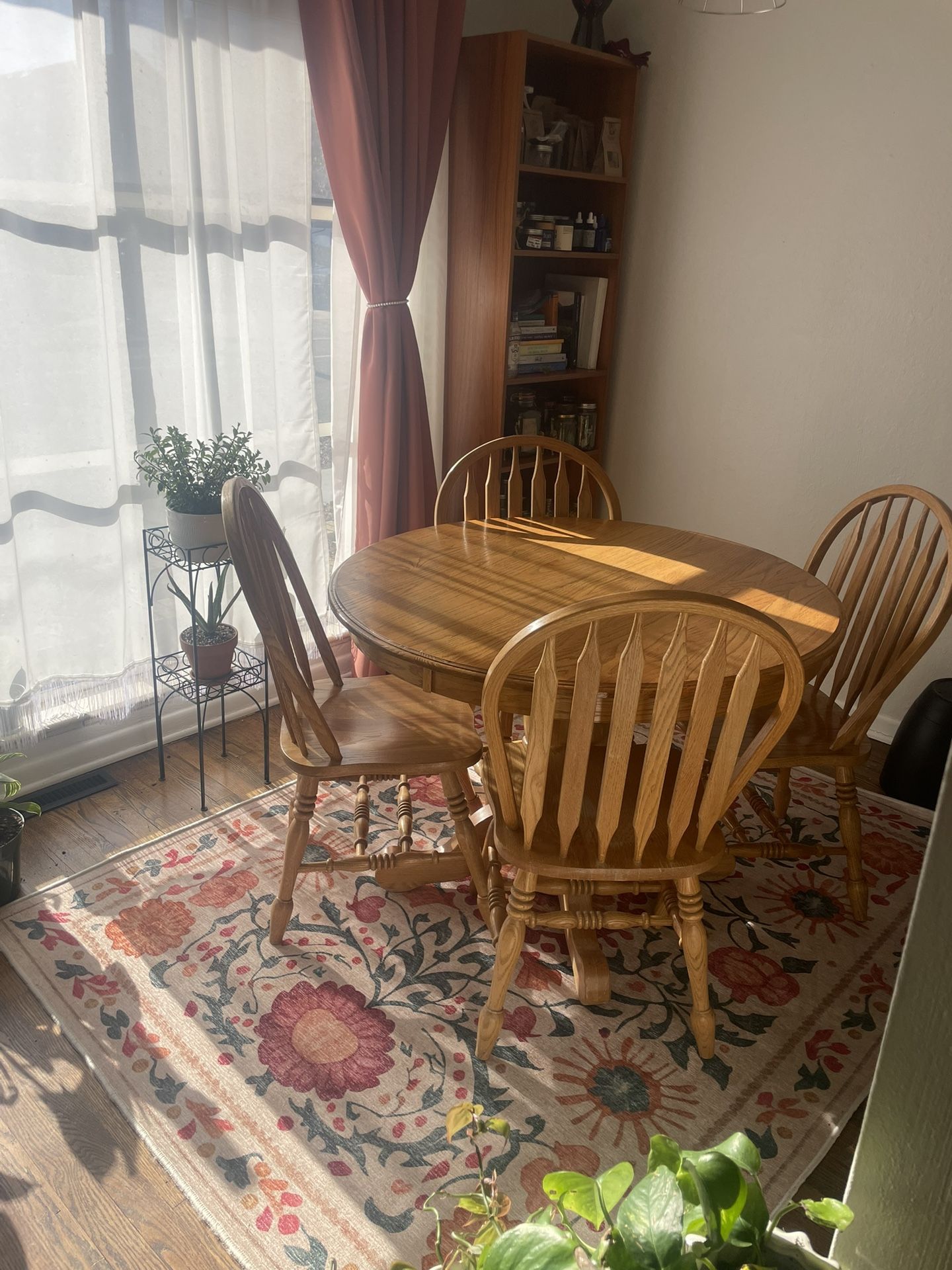 Dining Table w/ 4 Chairs 