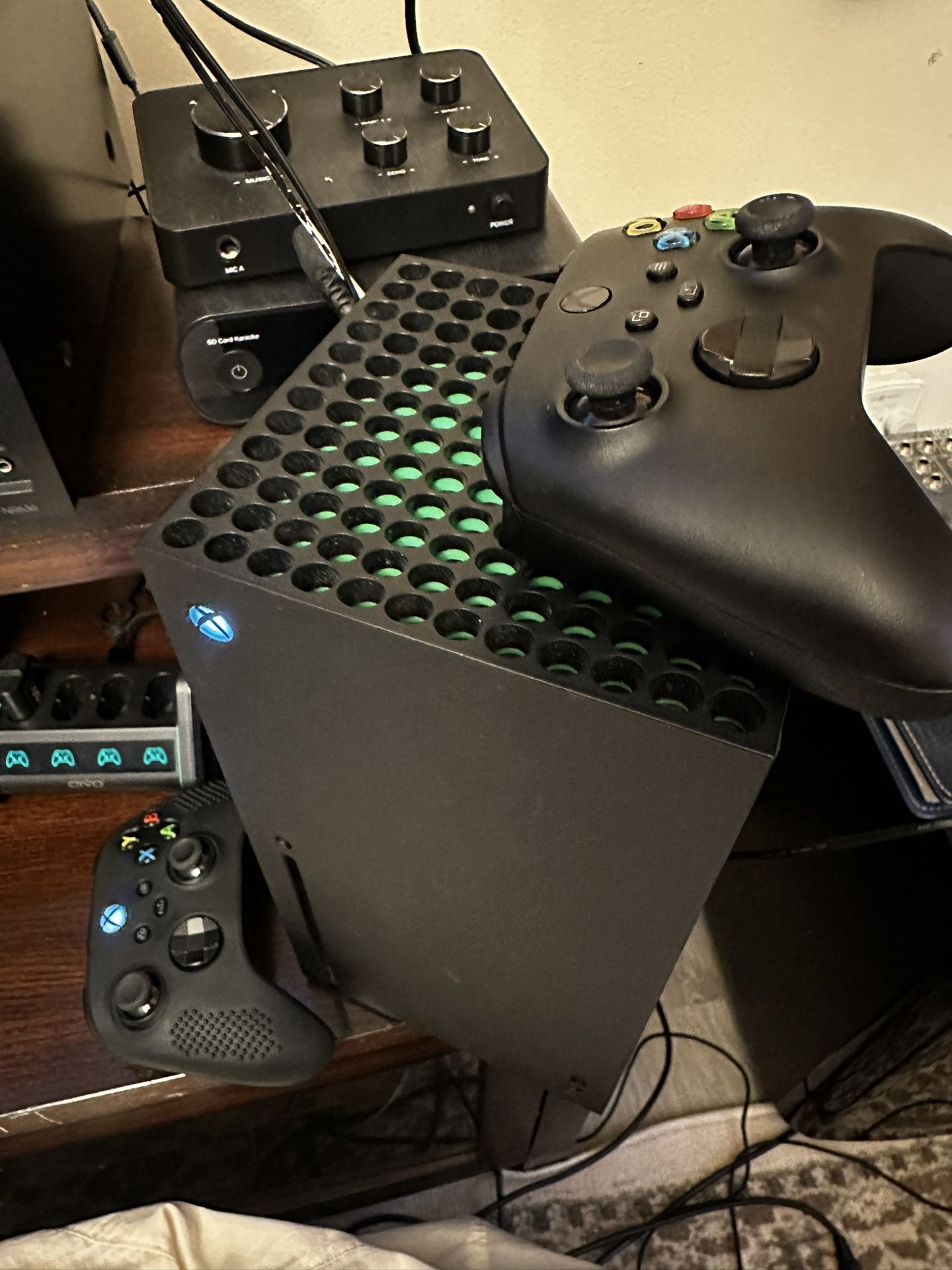 Xbox Series X  1TB+ 2 Controller , 4TB Extra Hard Drive ,  Battery Charger , Travel Case