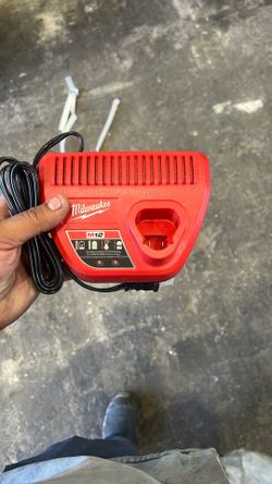 M12 Charger