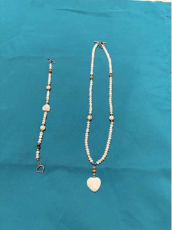 Beautiful vintage necklace and bracelet
