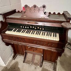 FREE! Antique Organ