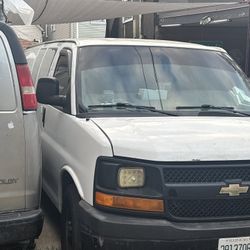 2012 Chevy Express 3500