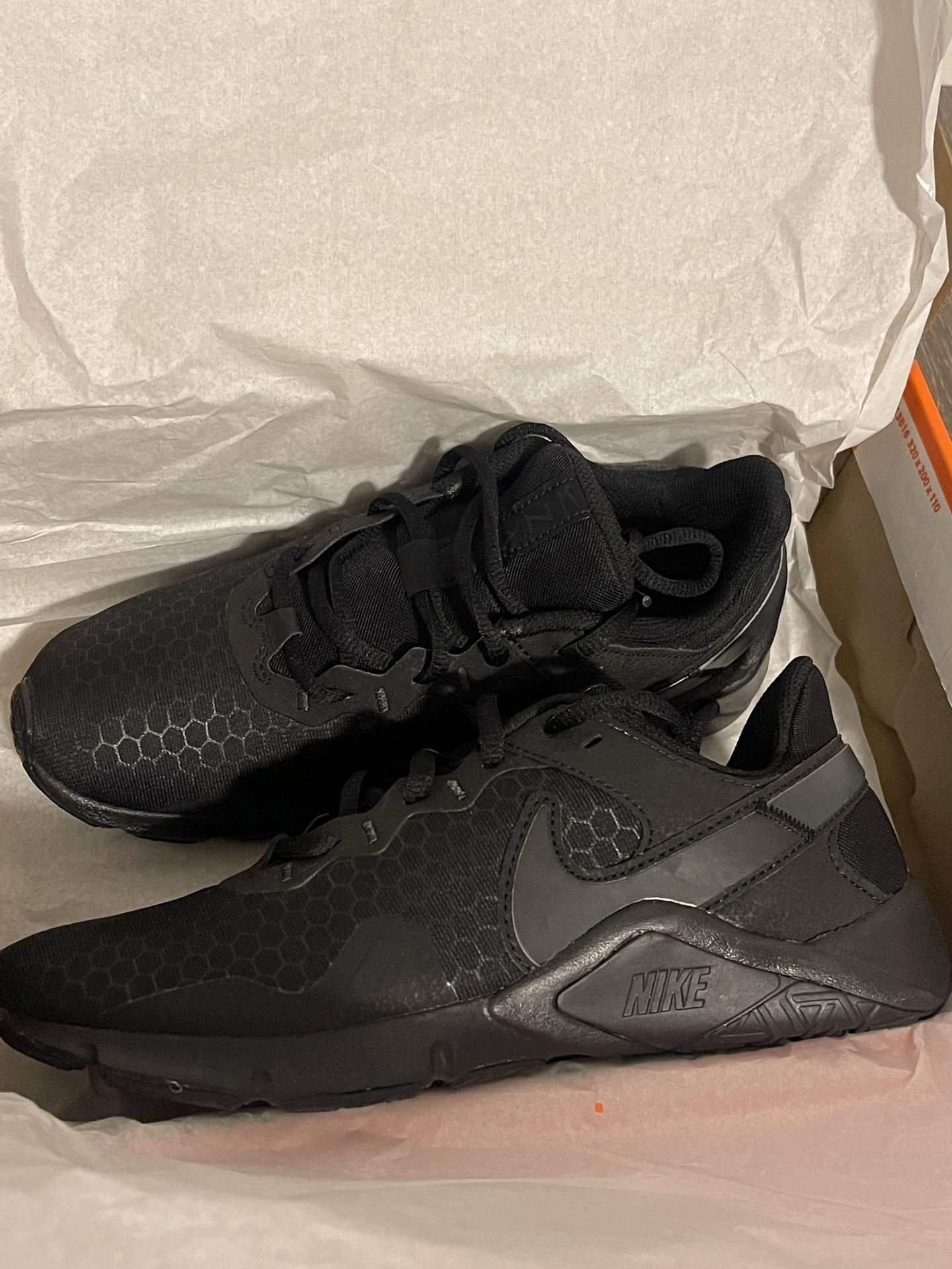 Nike Legend Essential 2