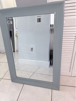 Wall mirror