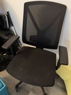 Black Desk Chair