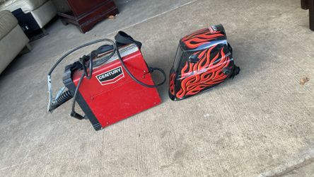 Makina De Soldar De  Alambre Semi Nueva  Pido. 200. O  Mejor  Oferta 