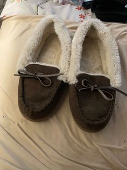 Women’s Brown Faux Fur Lined Moccasin Slippers Size 8
