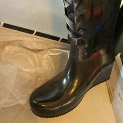 Dirty Laundry Rain Boots