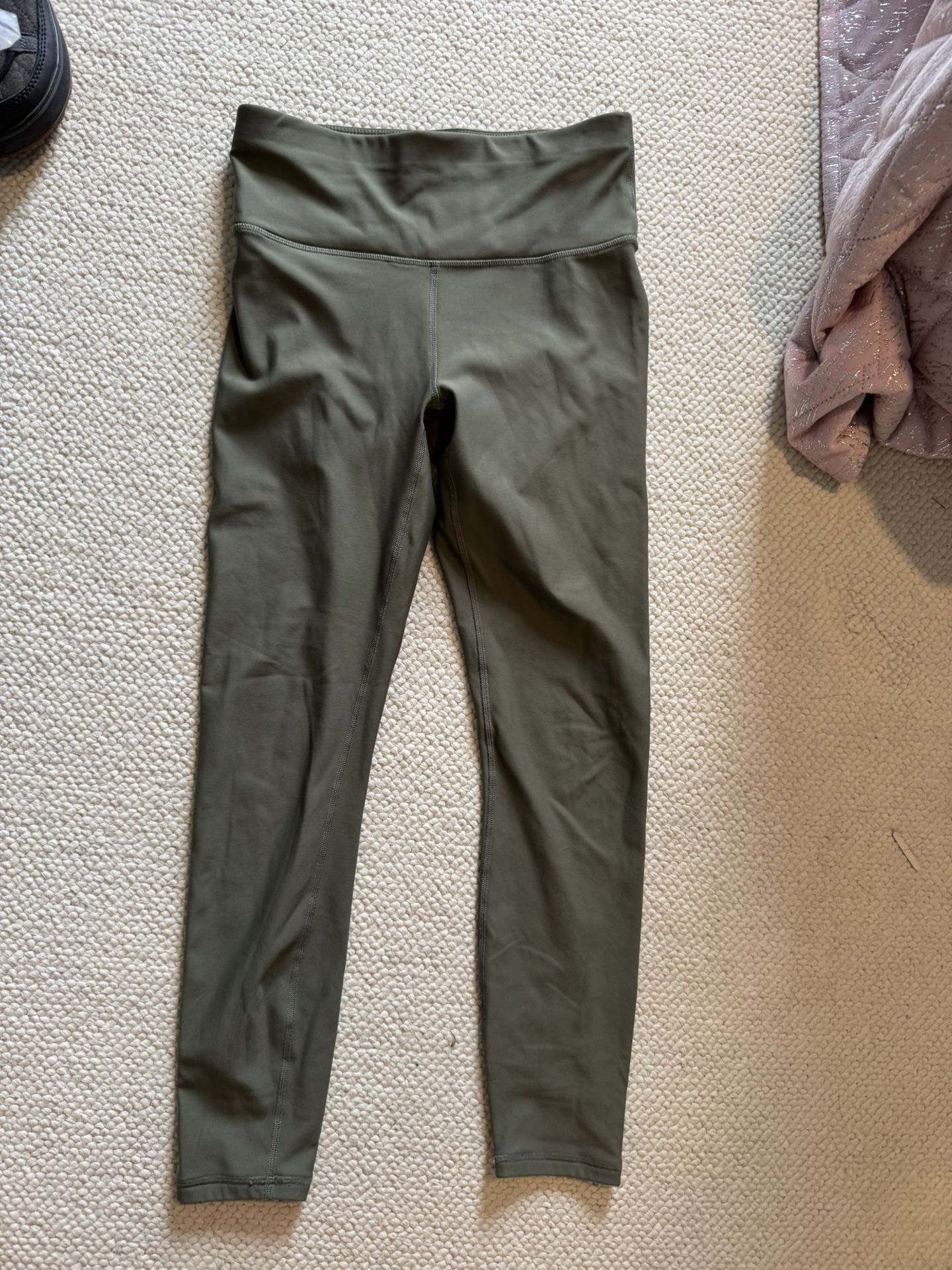 Like New Womens Fabletics Green 7/8 Leggings