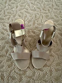 Tahari espadrille wedge sandals- size 8.5 new with tags