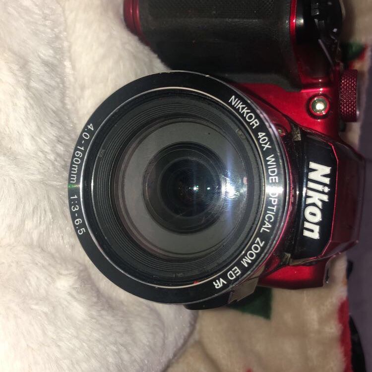 Red Nikon coolpix B500