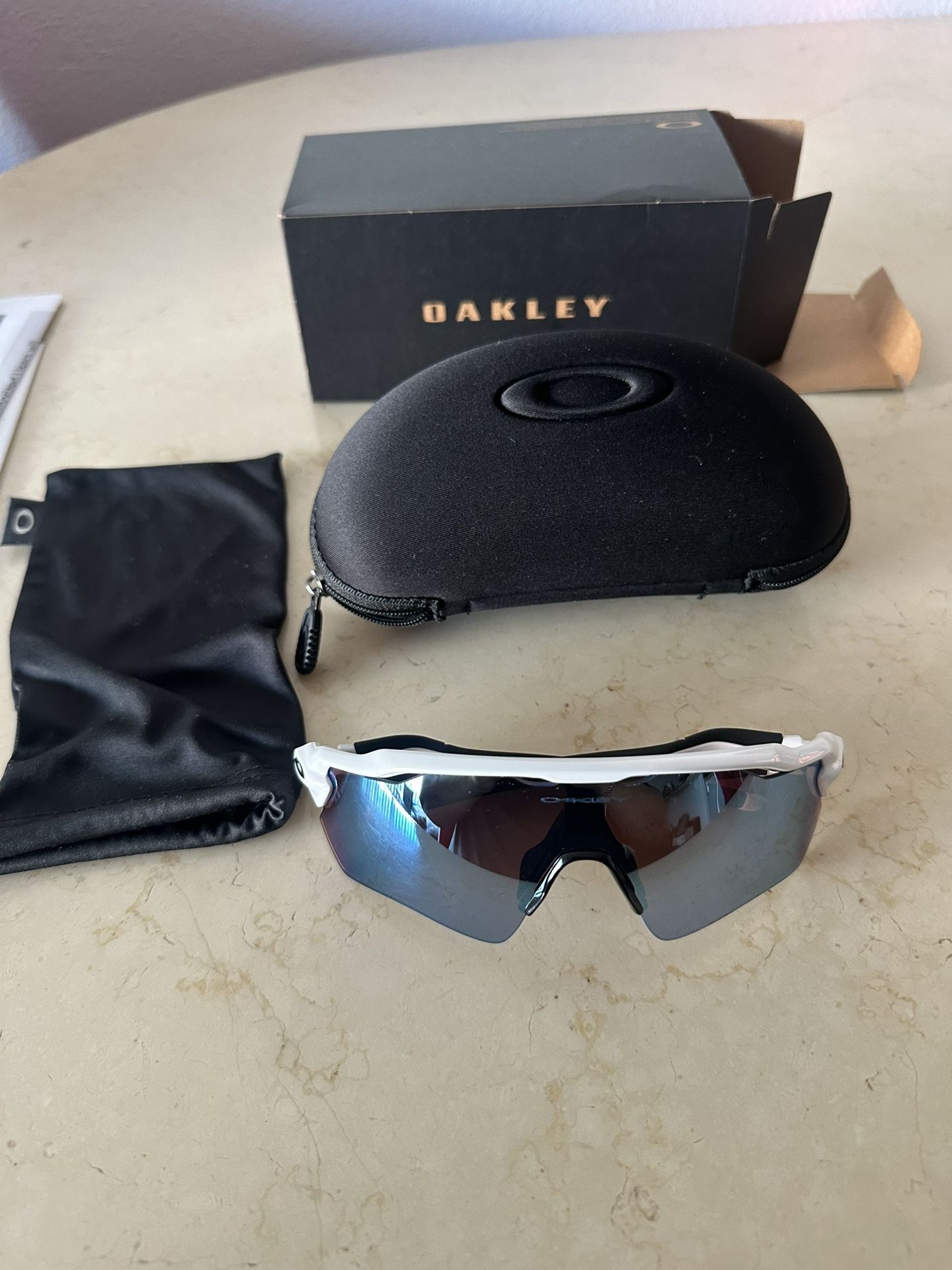 *BRAND NEW* Oakley Radar EV Glasses (Deepwater Lens)