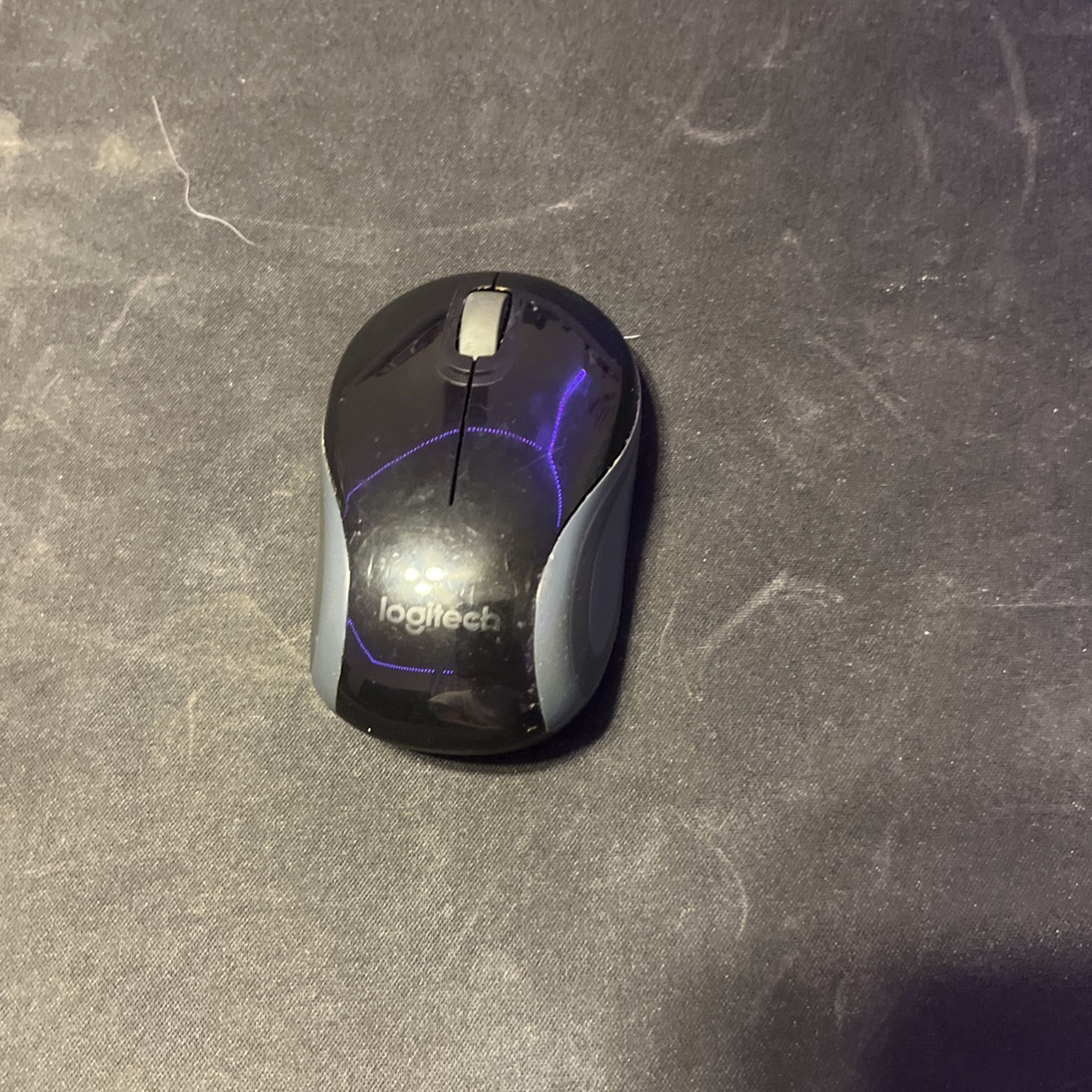 Tiny Logitech M187 Mouse