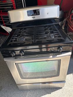 Stove Maytag  gas 4 top burners