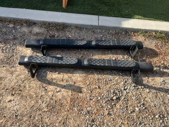 Side steps for Nissan trucks