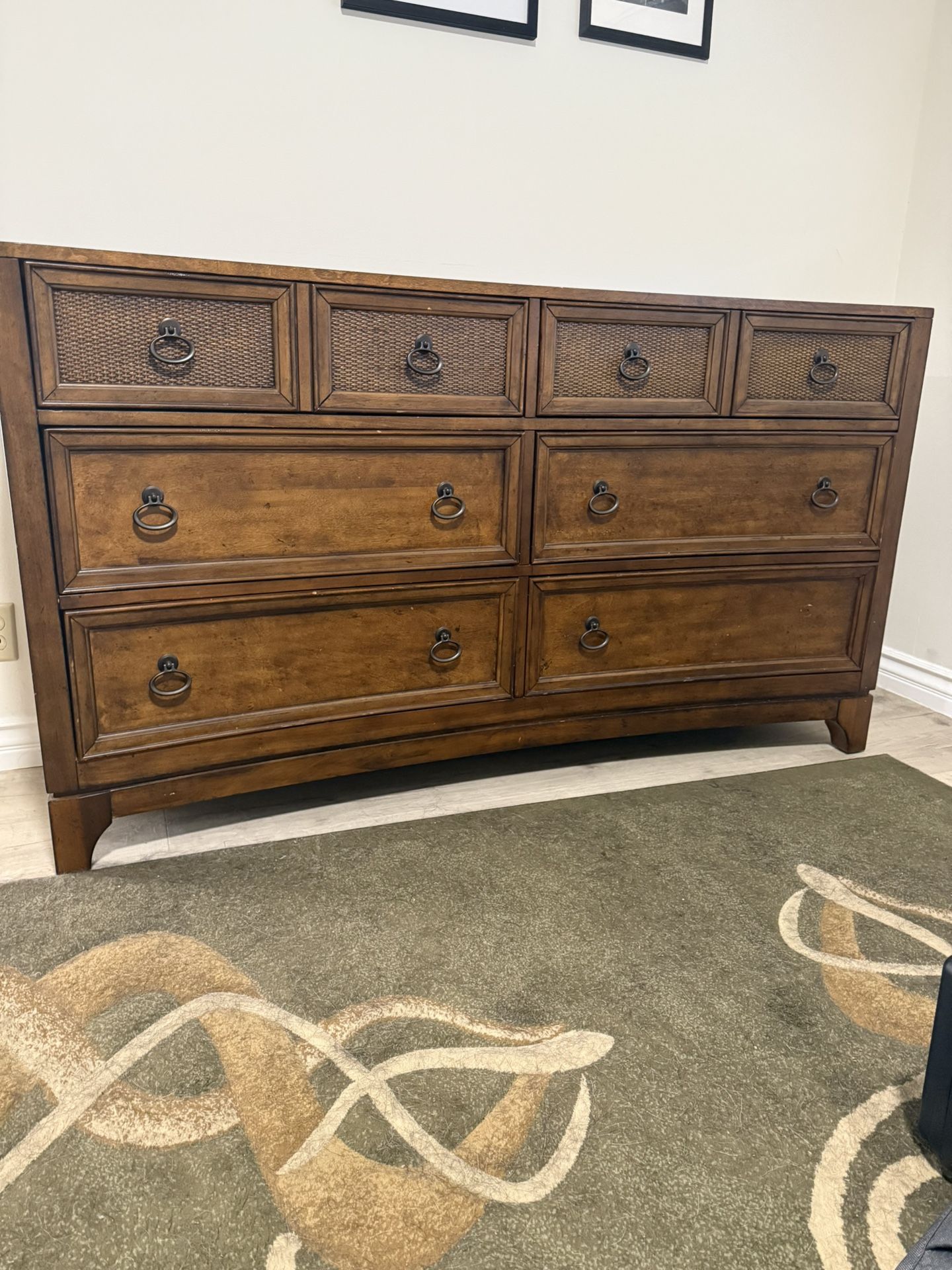 Great Dresser With Lots Of Space