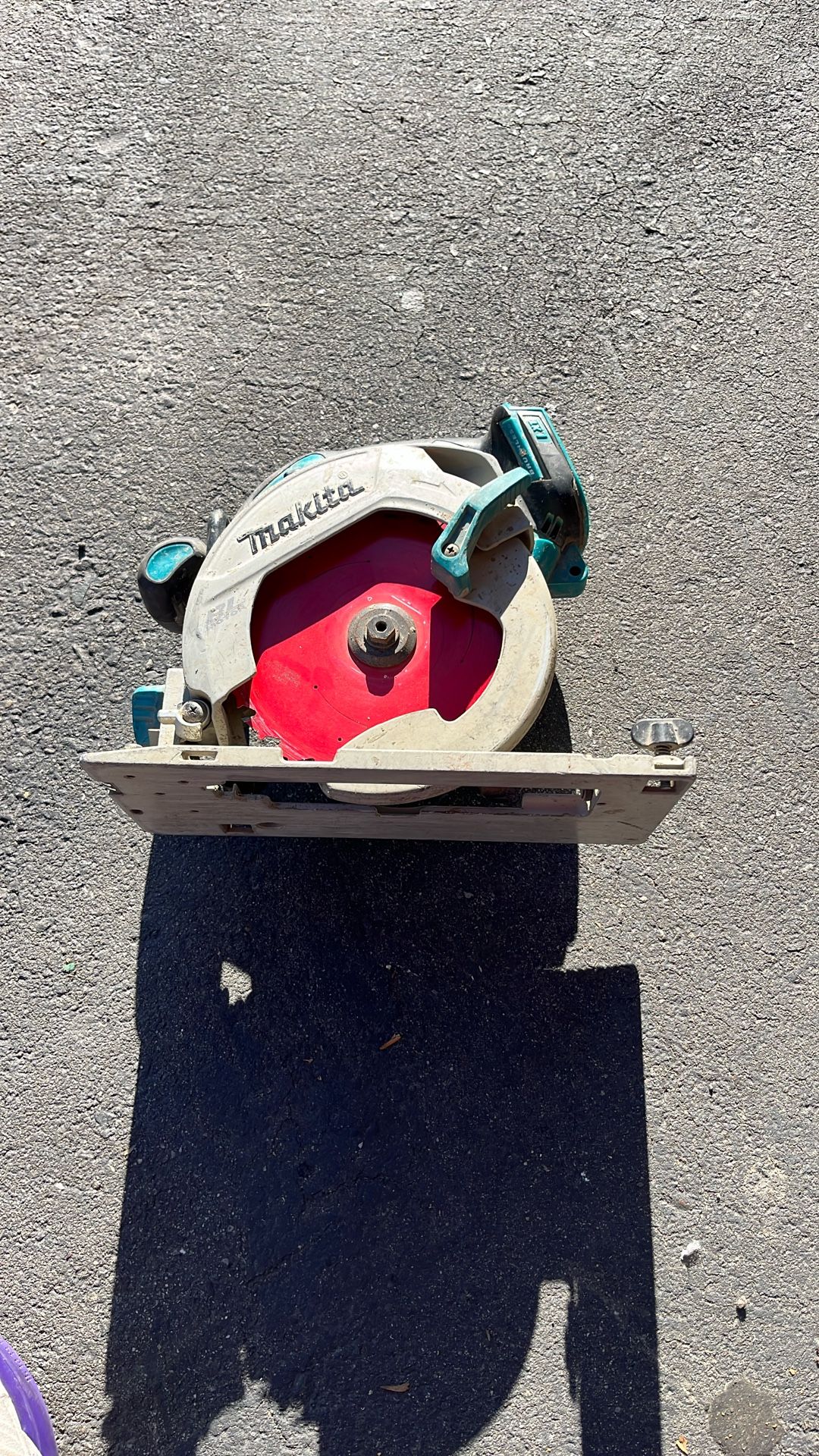 18V Makita 6-1/2 Circular Saw