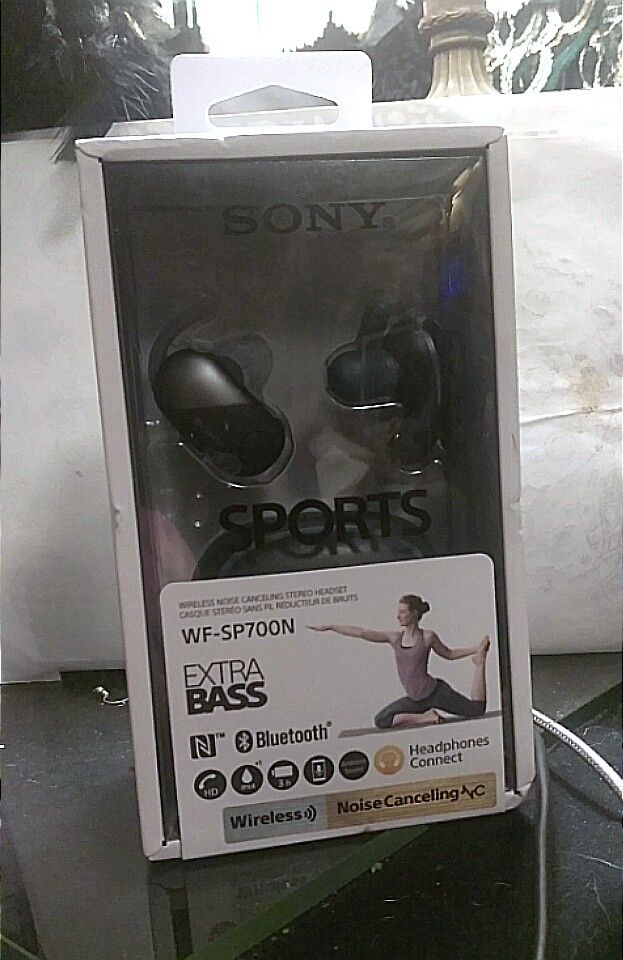 NEW SONY SPORTS WIRELESS NOISE CANCELING STEREO HEADSET