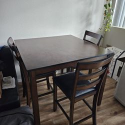 Apartment Table 