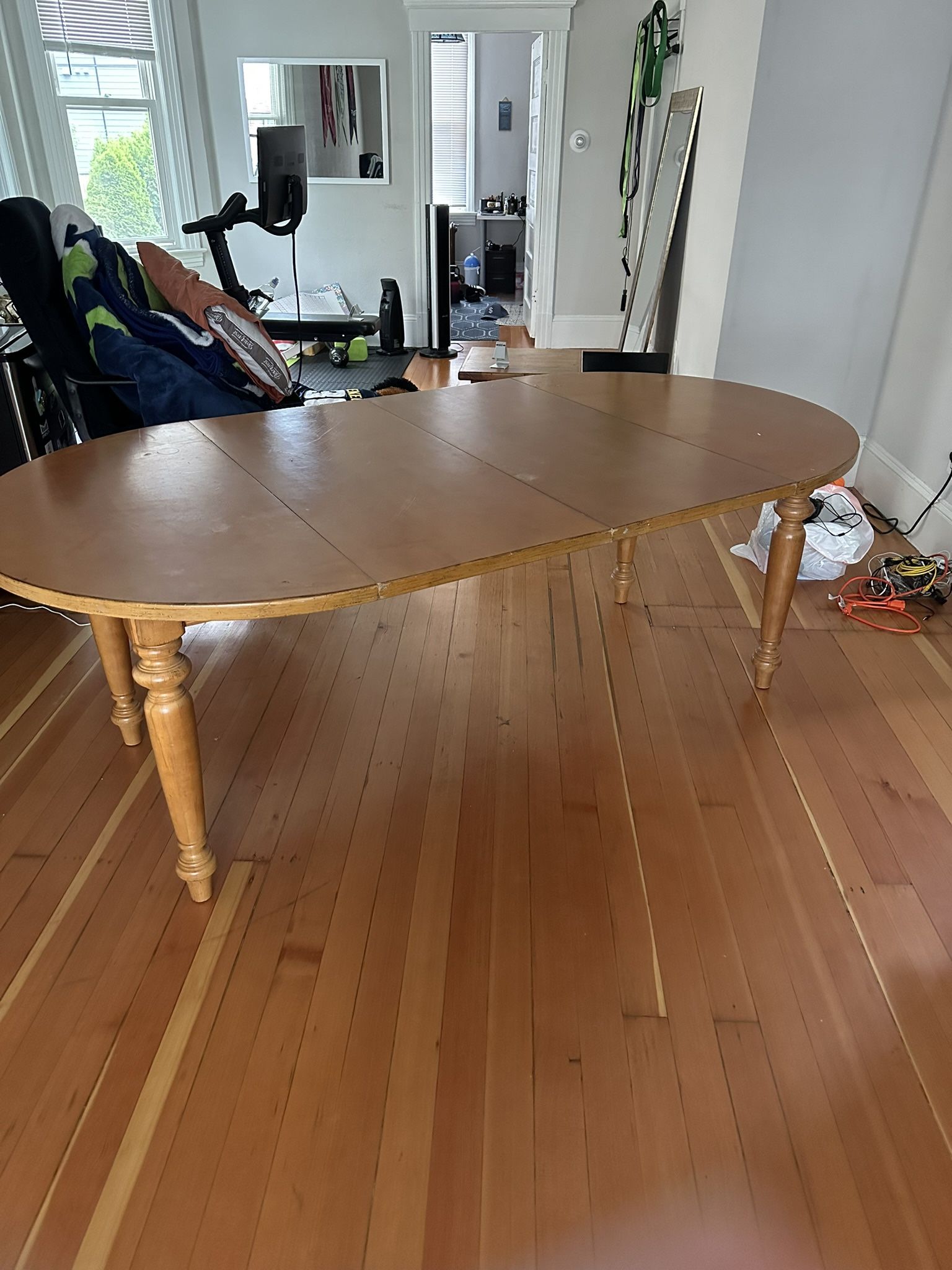 Dining table/no Chairs…FREE