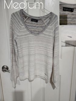 Size Medium A&F SUPER SOFT🥴 sweater