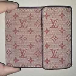 LOUISE VUITTON WALLET