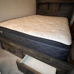 Queen Sized Bed (Entire Set) 