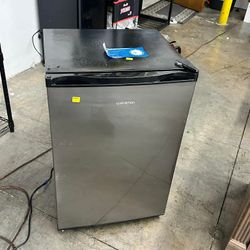 3.0 Cu.ft Small Mini Freezer Upright Freezer with Reversible Door, Fast Cooling(Silver)