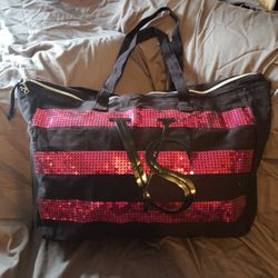 VS Canvas.        Clothing 