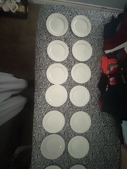 White small dinner plates