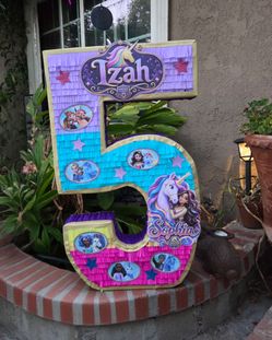 Glo's Custom Made Piñatas