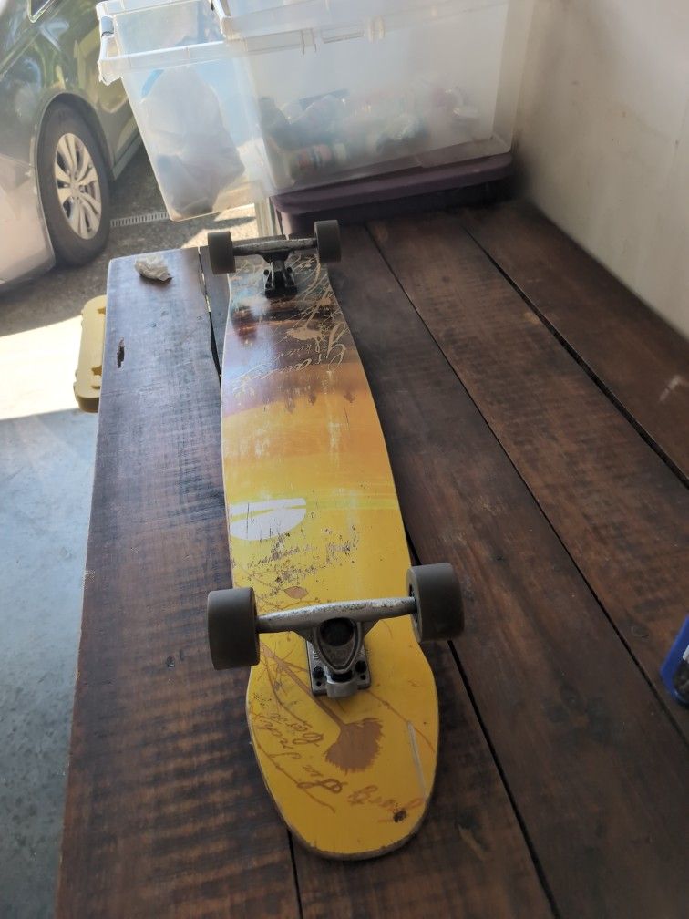 Gravity Skateboard. (Longboard)