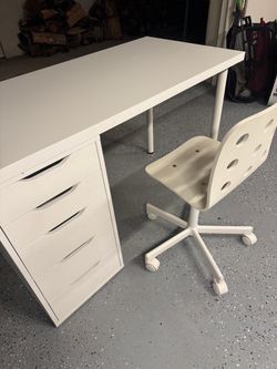 White Desk with 5 Drawers & Rolling Chair
