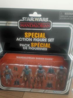 The Mandalorian Shriek-Hawk figures
