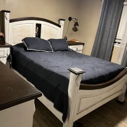 Queen Bed Set