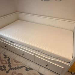 IKEA Hemnes (Real Wood) Daybed