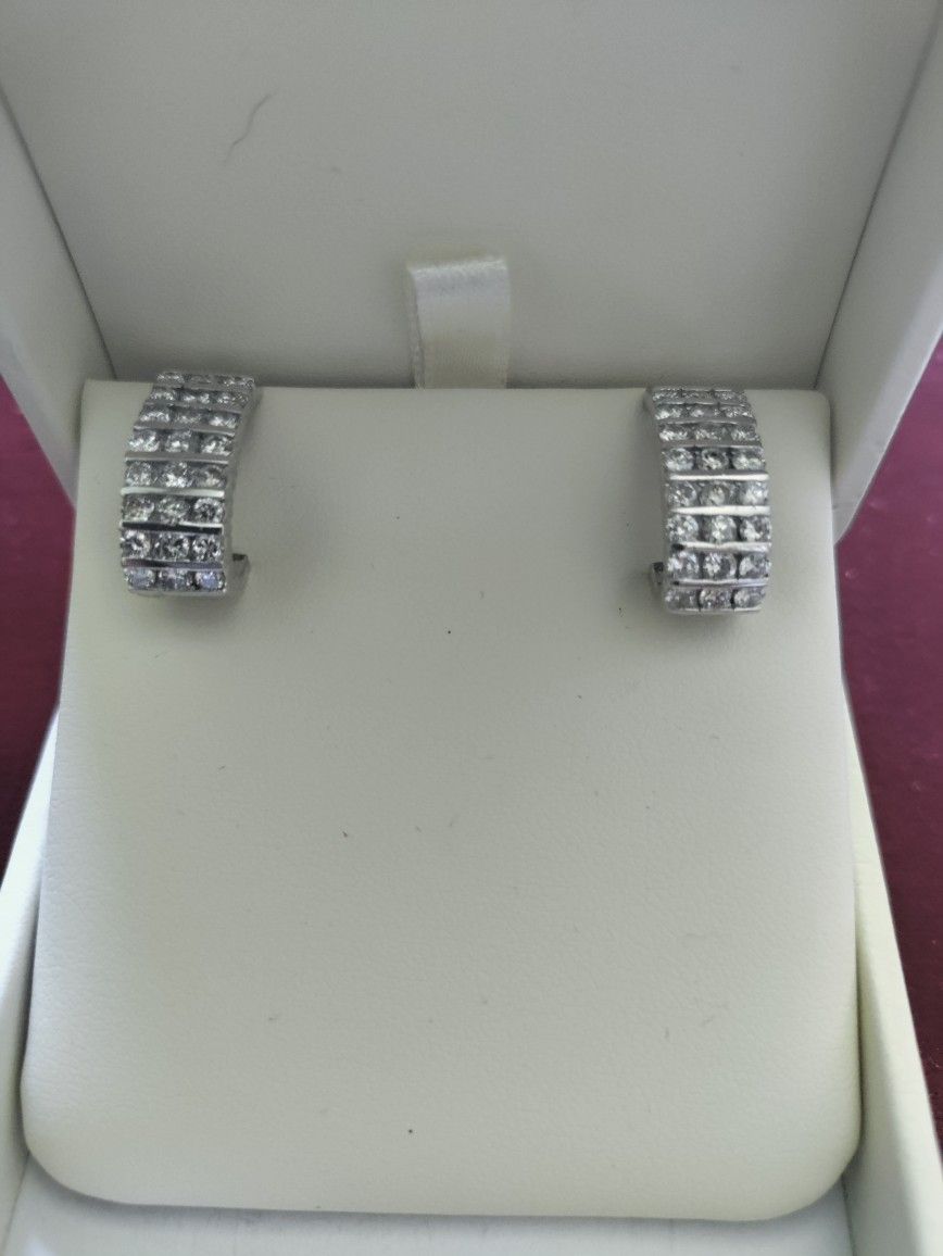1.0 Ctw Diamonds 💎 Earrings