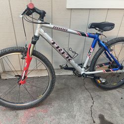 Trek 8000 Hard tail 