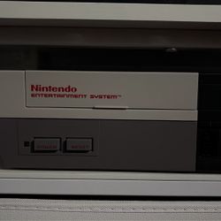 Nintendo NES With Zapper Mario/duck Hunt 