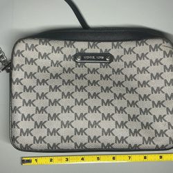 Michael Kors Jet Set Item MK Signature LG EW Crossbody Bag Gray Black