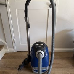 Miele Pisces Corded Vacuum