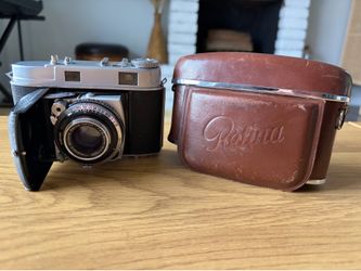 Kodak Retina IIc 35mm Folding Camera: Schneider Retina-Xenon f/2.8 Lens + Original Case